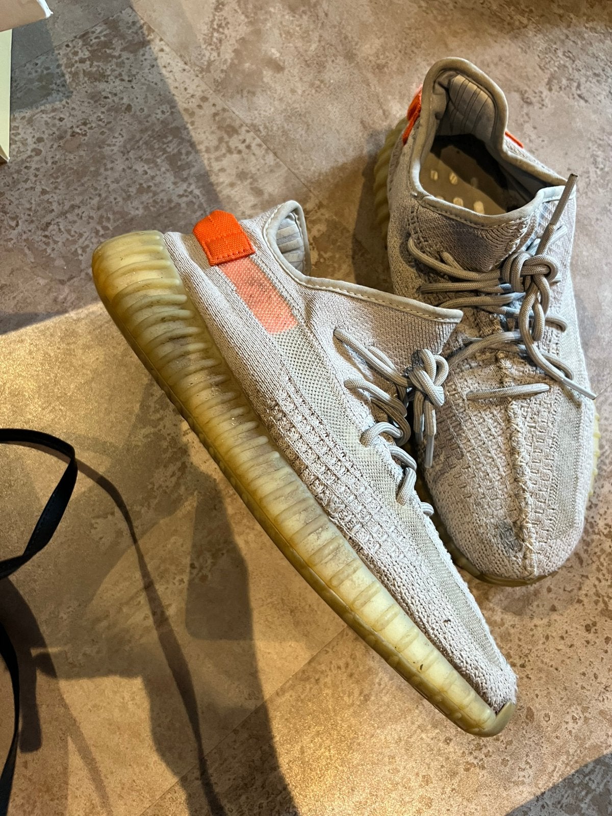 Adidas YEEZY boost maat 45,5 origineel beige oranje, Overige kleuren, Ophalen of Verzenden, Sneakers of Gympen, Adidas Yeezy