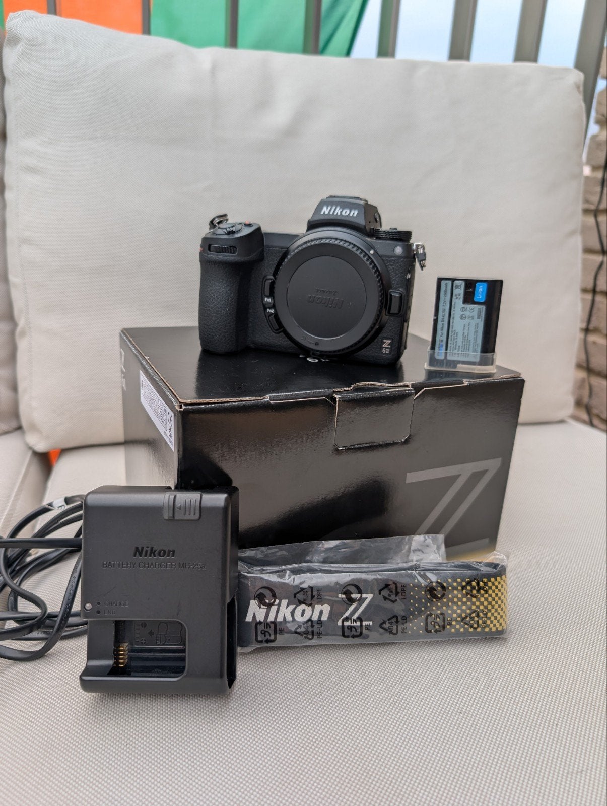 Nikon Z6II Systeemcamera met accessoires en extra ac, Audio, Tv en Foto, Fotocamera's Digitaal, Screenprotector, Zo goed als nieuw