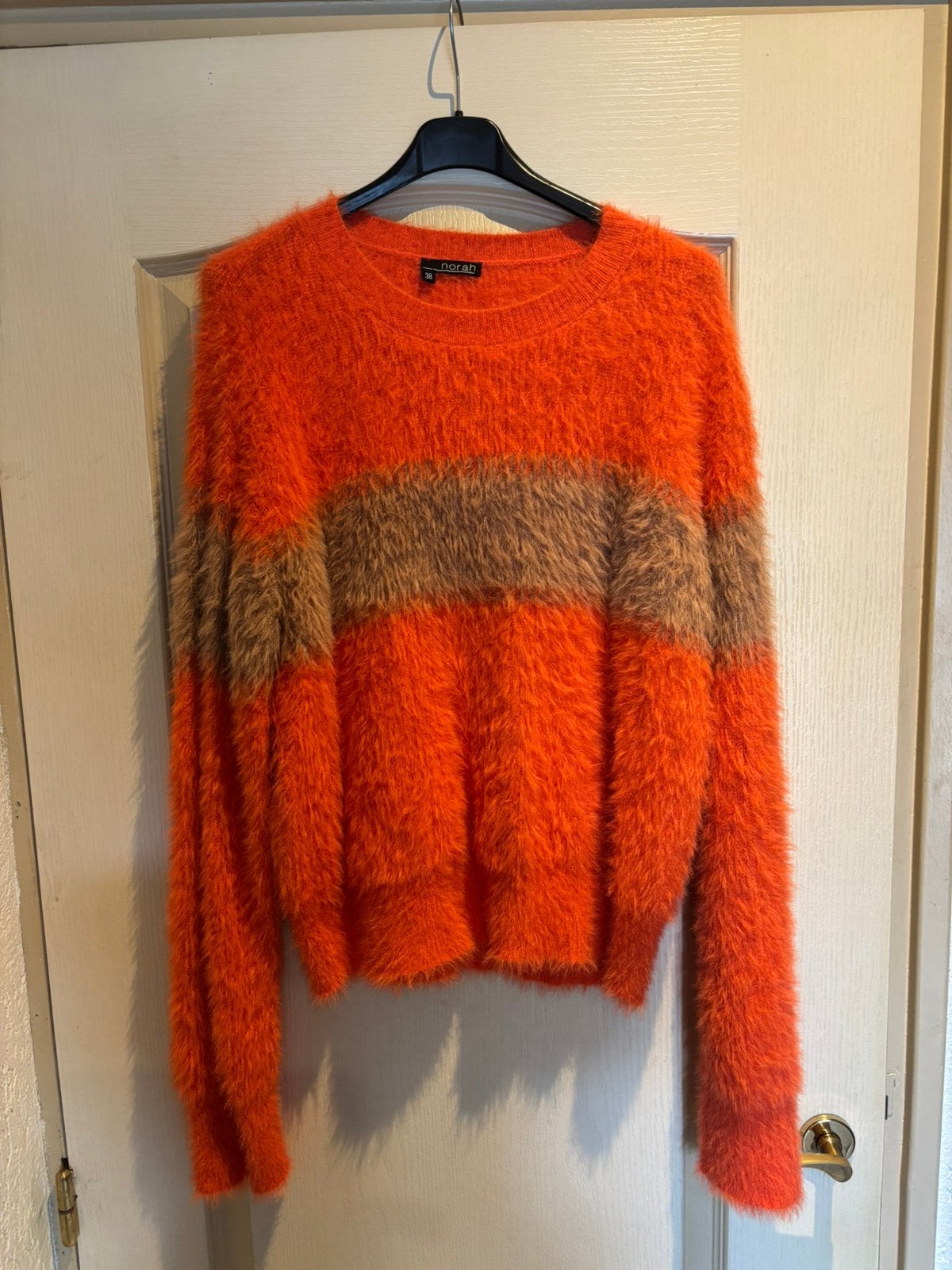 Super mooie fluffy trui van Norah maat 38 oranje met beige, Ophalen of Verzenden, Zo goed als nieuw, Maat 38/40 (M), Oranje