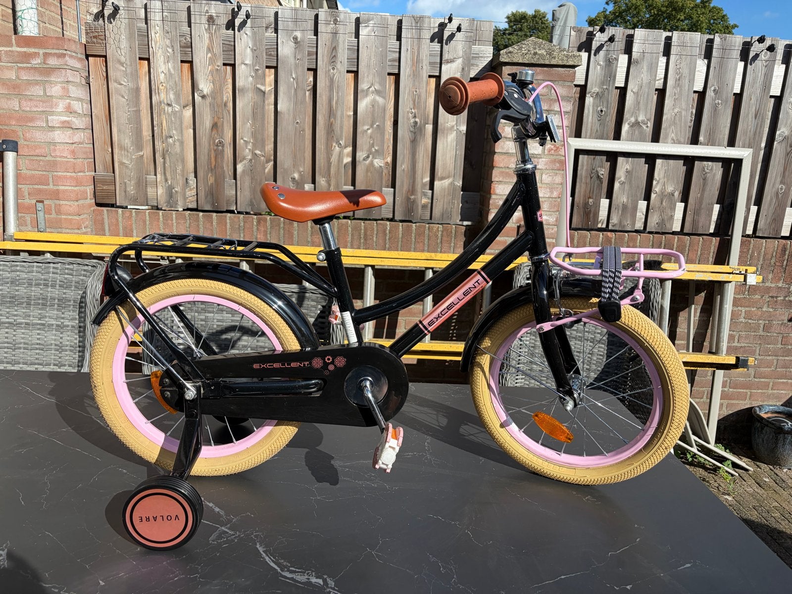 Volare Excellent kinderfiets 16 inch met zijwieltjes, Fietsen en Brommers, Fietsen | Kinderfietsjes, Ophalen, Terugtraprem, Zijwieltjes