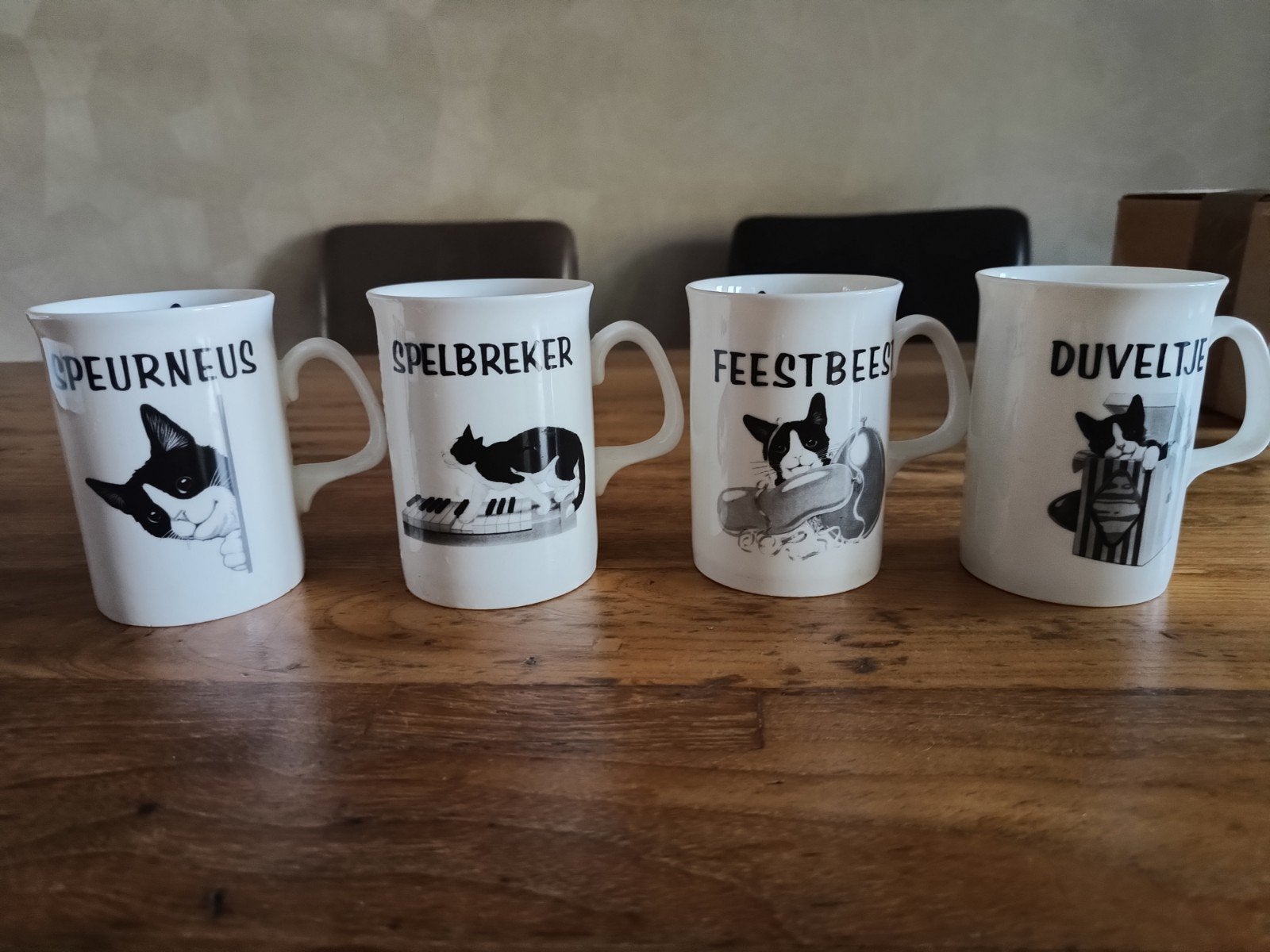 Felix Duchess Katten Mokken - Set van 4, Gebruikt, Overige merken, Modern, Porselein