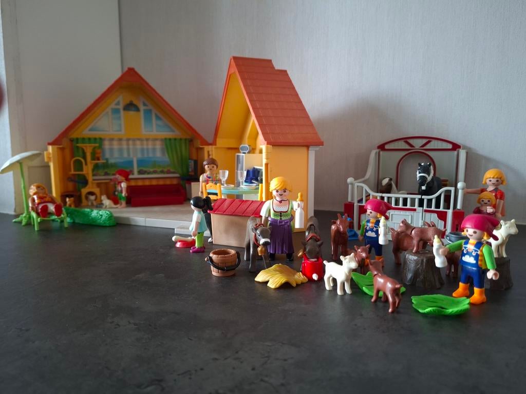Grote Playmobil set: Zomerhuis, Paardenbox en Dieren, Kinderen en Baby's, Speelgoed | Playmobil, Ophalen, Zo goed als nieuw