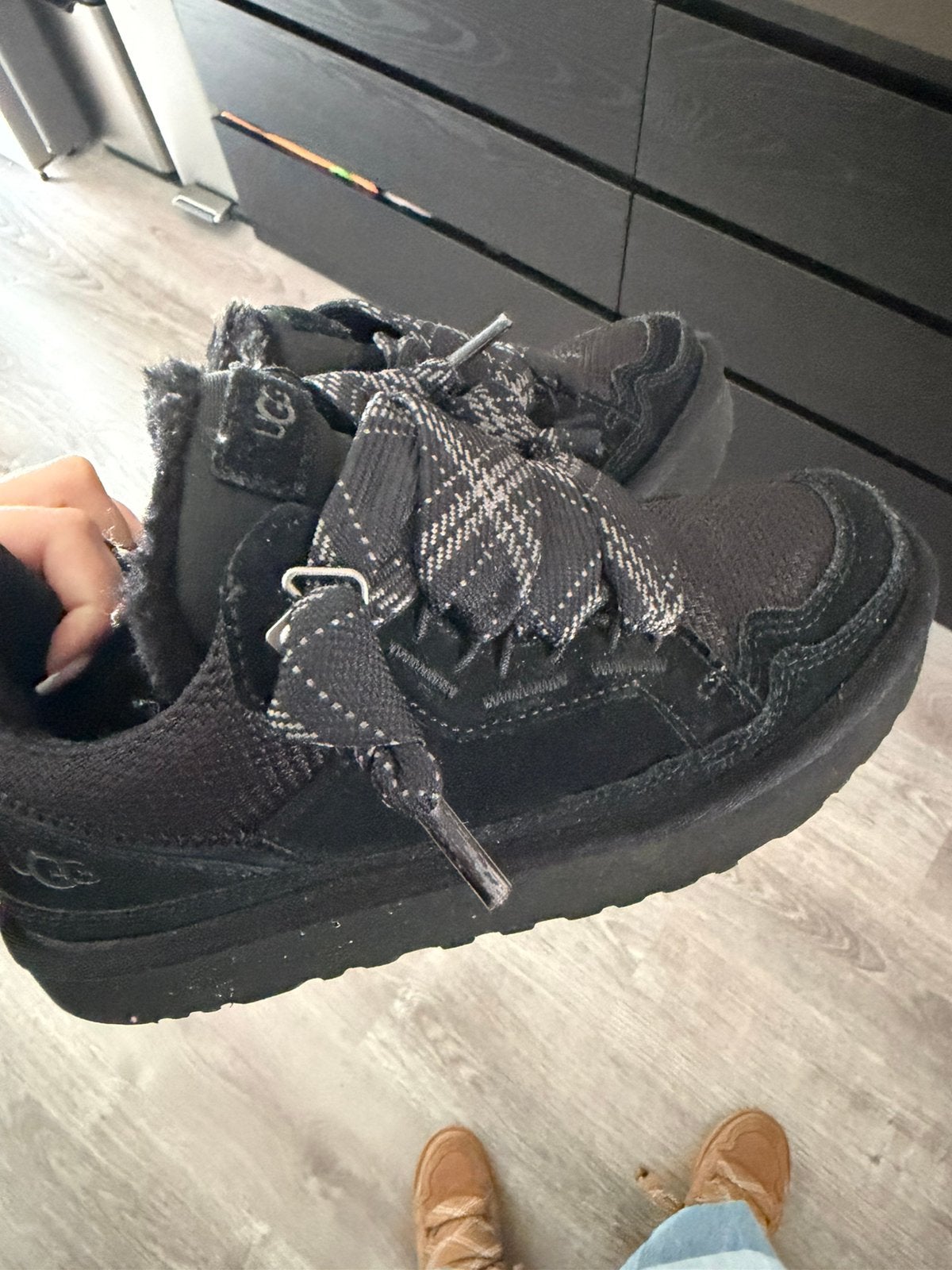 Ugg lowmel zwart maat 37, Ophalen of Verzenden, Zo goed als nieuw, Zwart