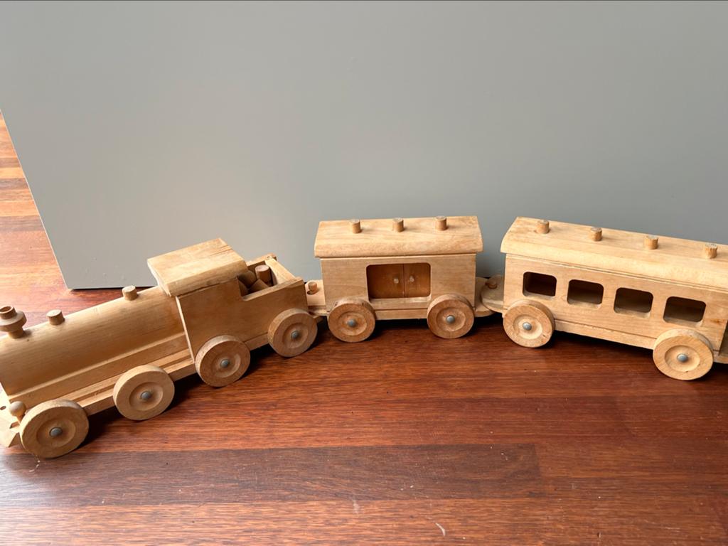 Grote vintage houten trein - Jaren '70 speelgoed, Kinderen en Baby's, Speelgoed | Houten speelgoed, Ophalen of Verzenden, Gebruikt