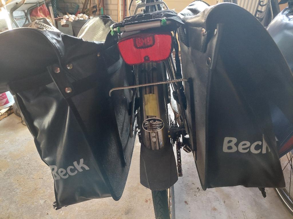 BECK dubbele fietstas met tussenafstandsteun, Fietsen en Brommers, Fietsaccessoires | Fietstassen, Ophalen, Zo goed als nieuw