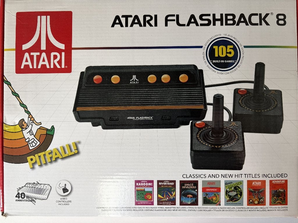 Atari Flashback 8 40th Anniversary Gold, Met games, Ophalen of Verzenden, Zo goed als nieuw, Met 2 controllers