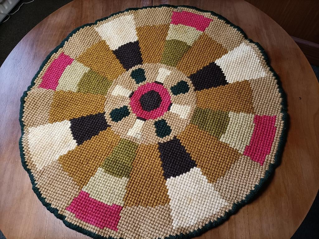 rond geborduurd tafelkleed, Ophalen of Verzenden, Zo goed als nieuw, Rond, Binnen