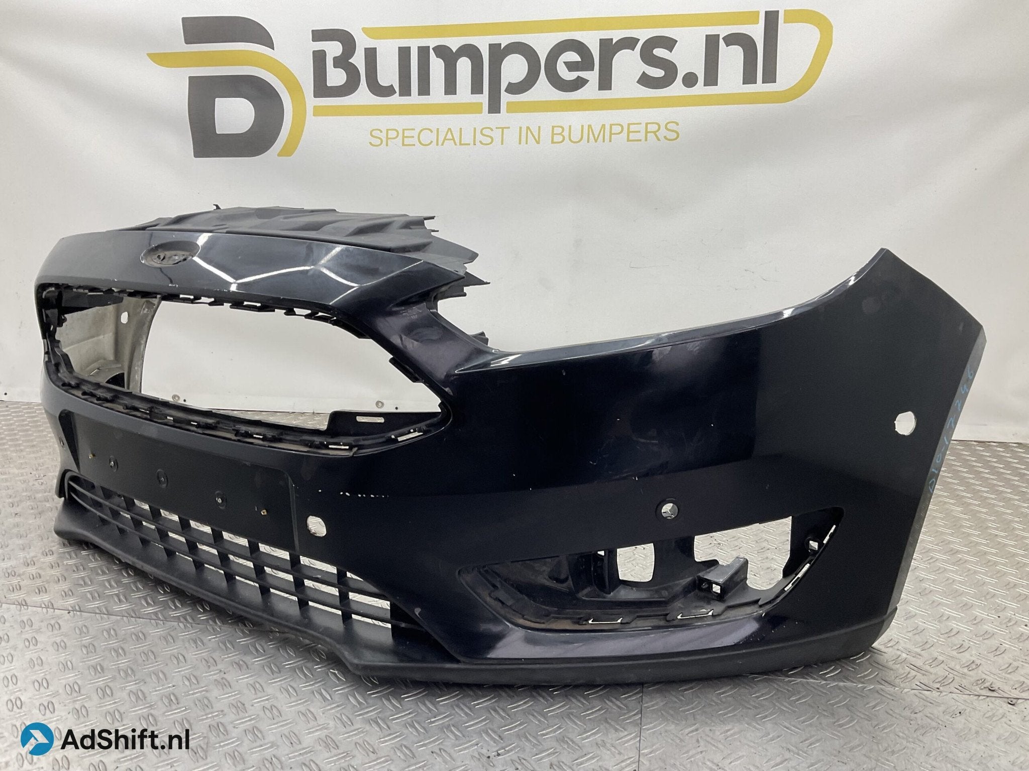 Bumper Ford Focus MK3 Facelift 14-18 F1EB-17757-A Voorbumper, Bumper