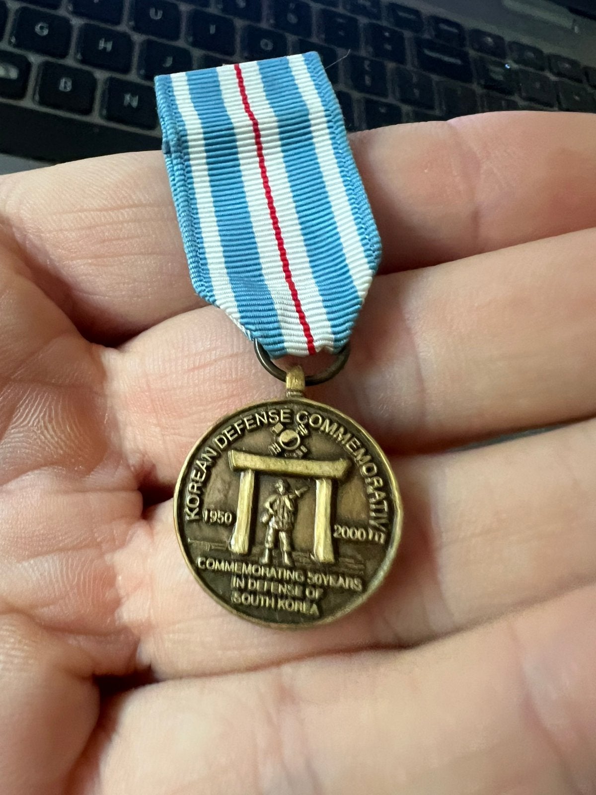 Amerikaans Korea Defense Medal Miniatuur medaille, Verzamelen, Amerika, Verzenden, Lintje, Medaille of Wings, Landmacht