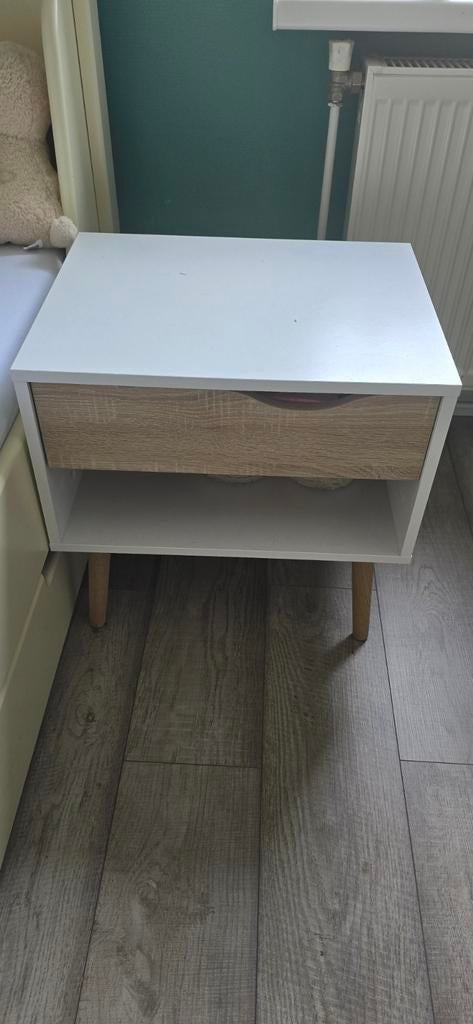 Nachtkastje nieuw in doos, Ophalen of Verzenden, Nieuw, Minder dan 45 cm, Minder dan 55 cm
