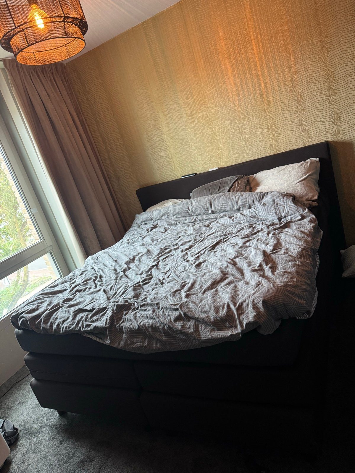 Boxspring met hoofdbord, Ophalen, Gebruikt, Zwart, Tweepersoons