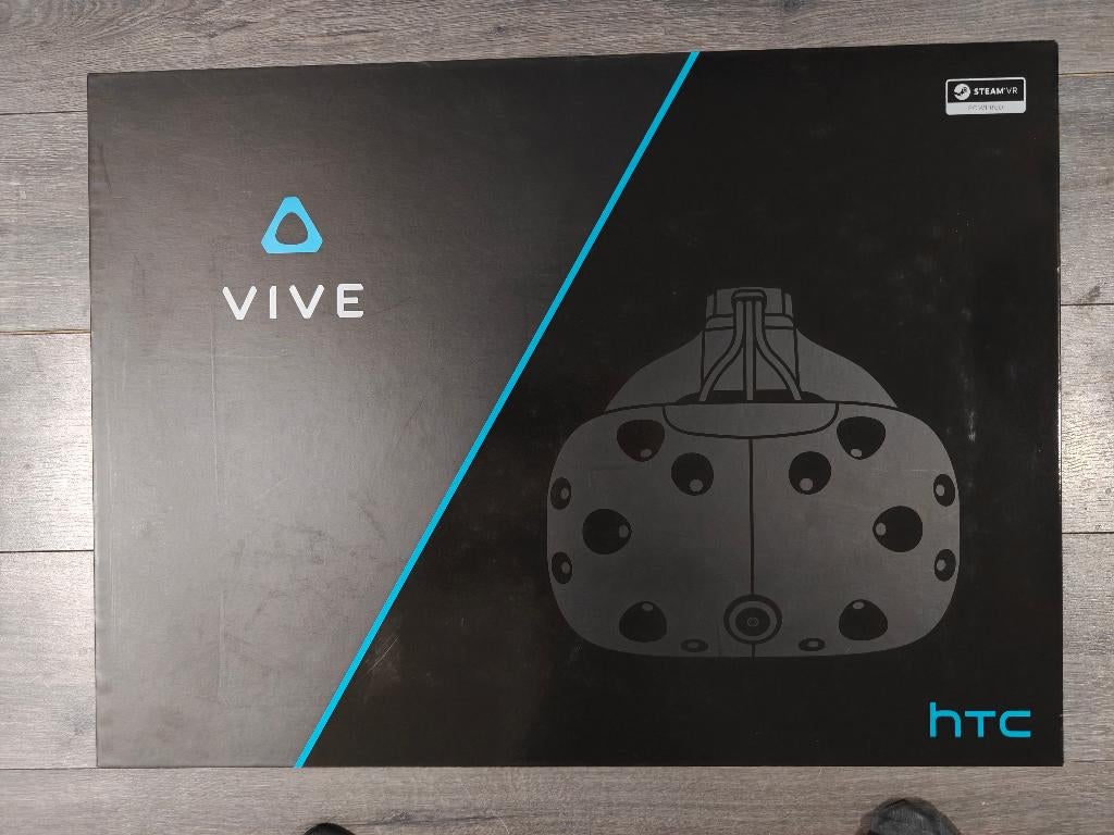 HTC Vive VR-bril (1e generatie) - Compleet in doos, Spelcomputers en Games, Virtual Reality, Ophalen of Verzenden, Gebruikt, VR-bril