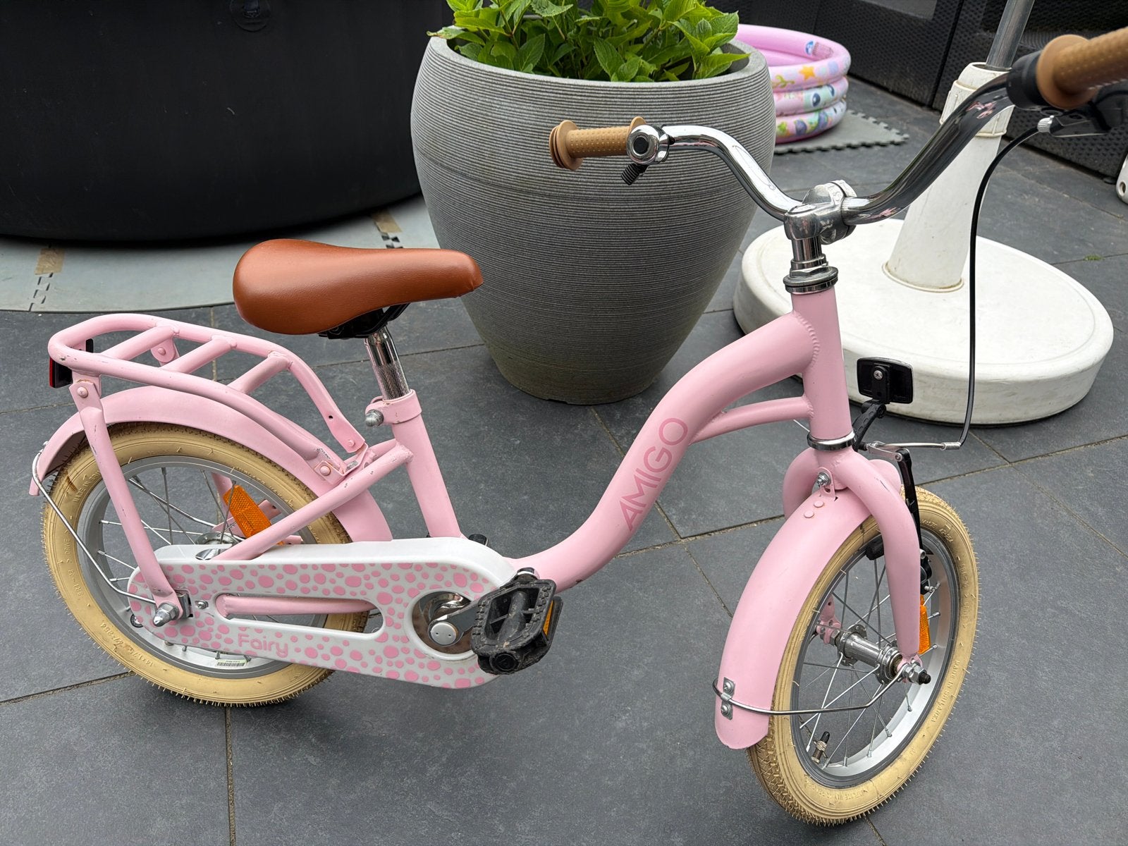 Roze Amigo Kinderfiets 14 inch - Zo goed als nieuw, Ophalen, Zo goed als nieuw, Terugtraprem, Minder dan 16 inch