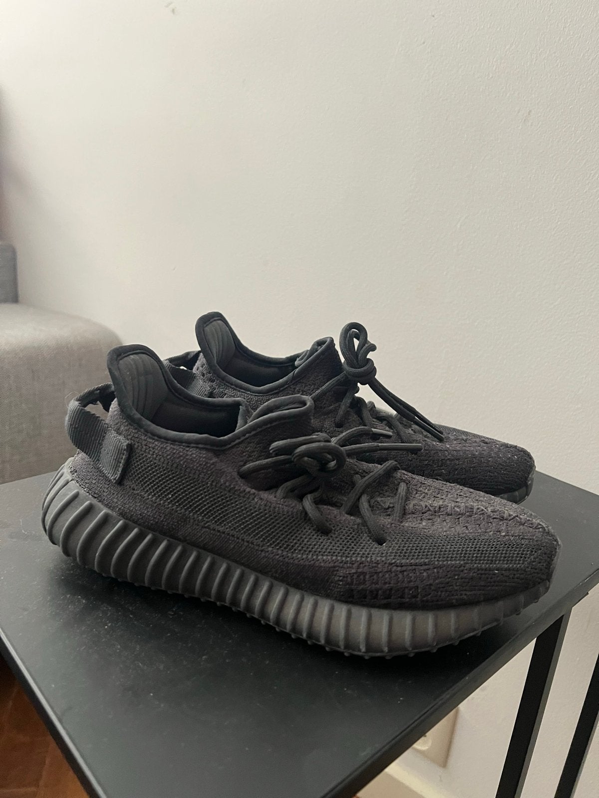Adidas Yeezy Boost 350 V2 'Onyx' - Maat 39 1/3, Ophalen of Verzenden, Gedragen, Zwart, Sneakers of Gympen