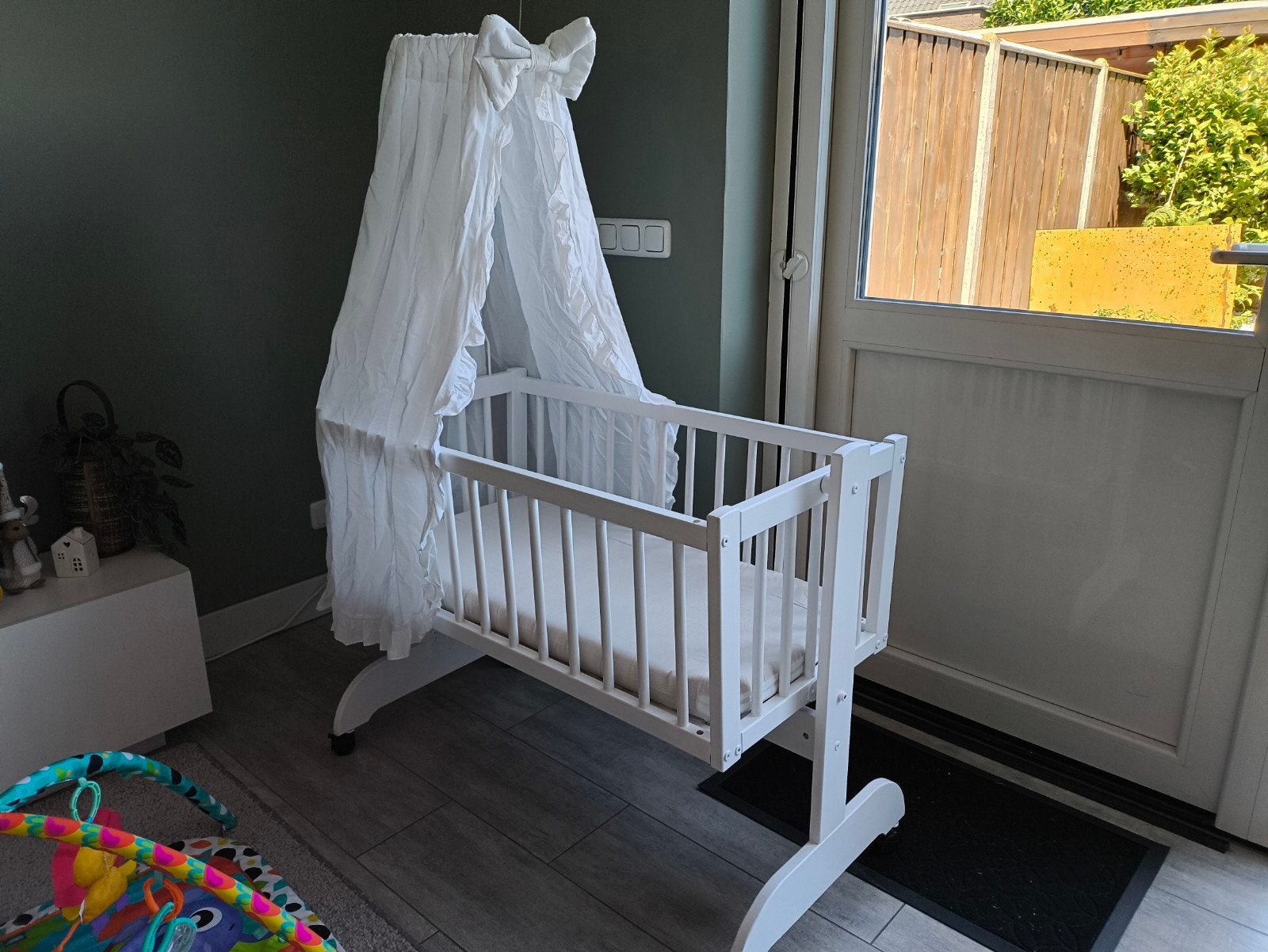 Witte Wieg met Hemel en Matrasje, Kinderen en Baby's, Babywiegjes en Ledikanten, Ophalen, Zo goed als nieuw, Wieg