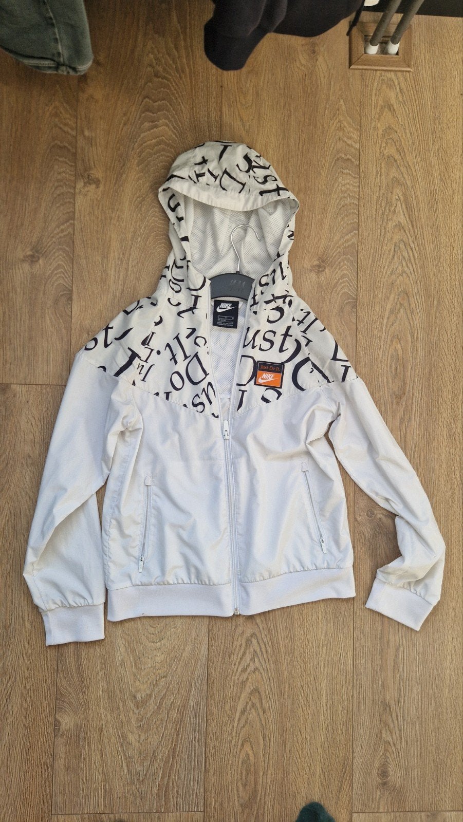 Nike 'Just Do It' Windjack - Maat M, Ophalen of Verzenden, Zo goed als nieuw, Wit