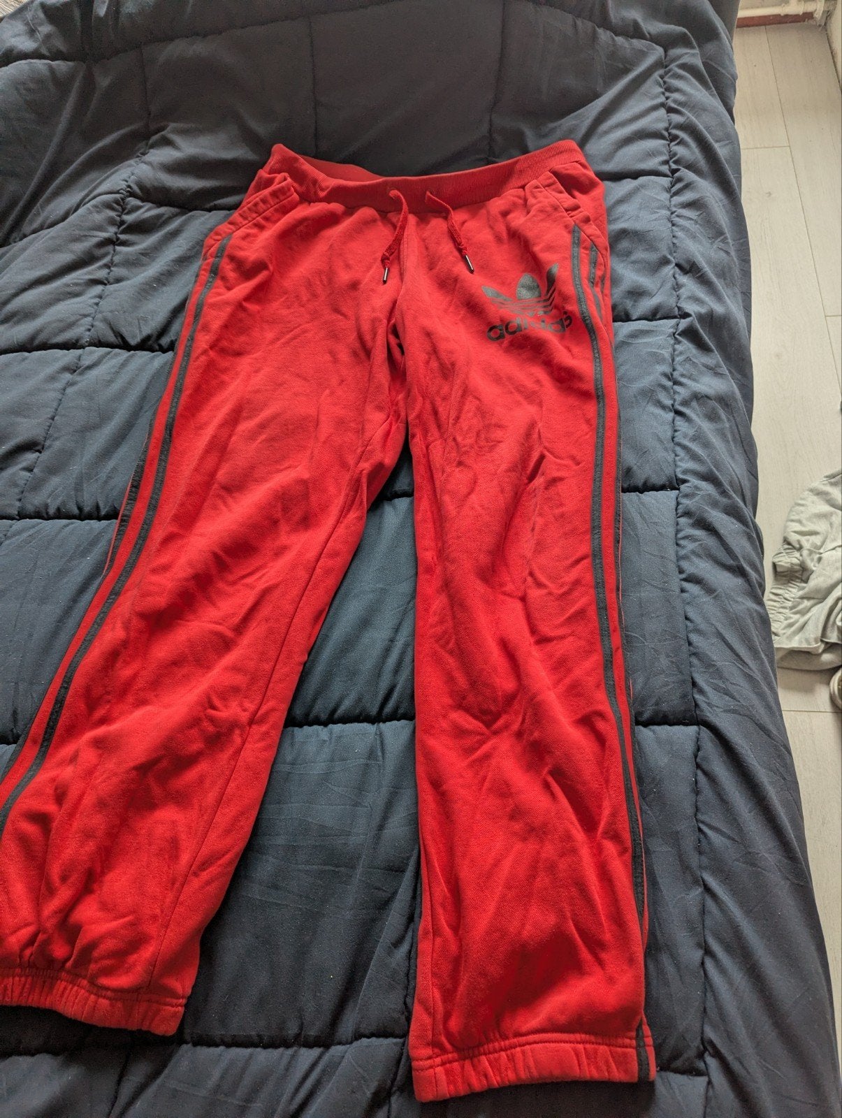 Joggingbroek Adidas, Maat 52/54 (L), Ophalen of Verzenden, Zo goed als nieuw, Rood