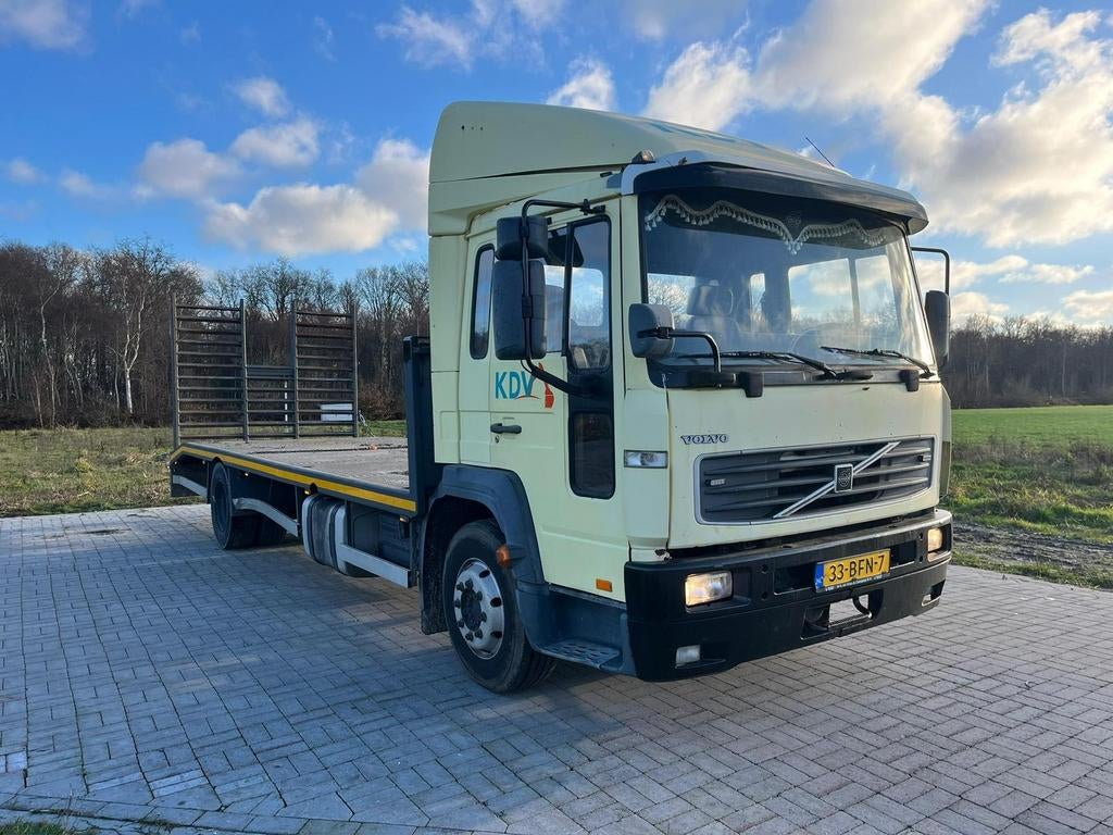 Oprij vrachtwagen, Achterwielaandrijving, Particulier, Volvo, Te koop
