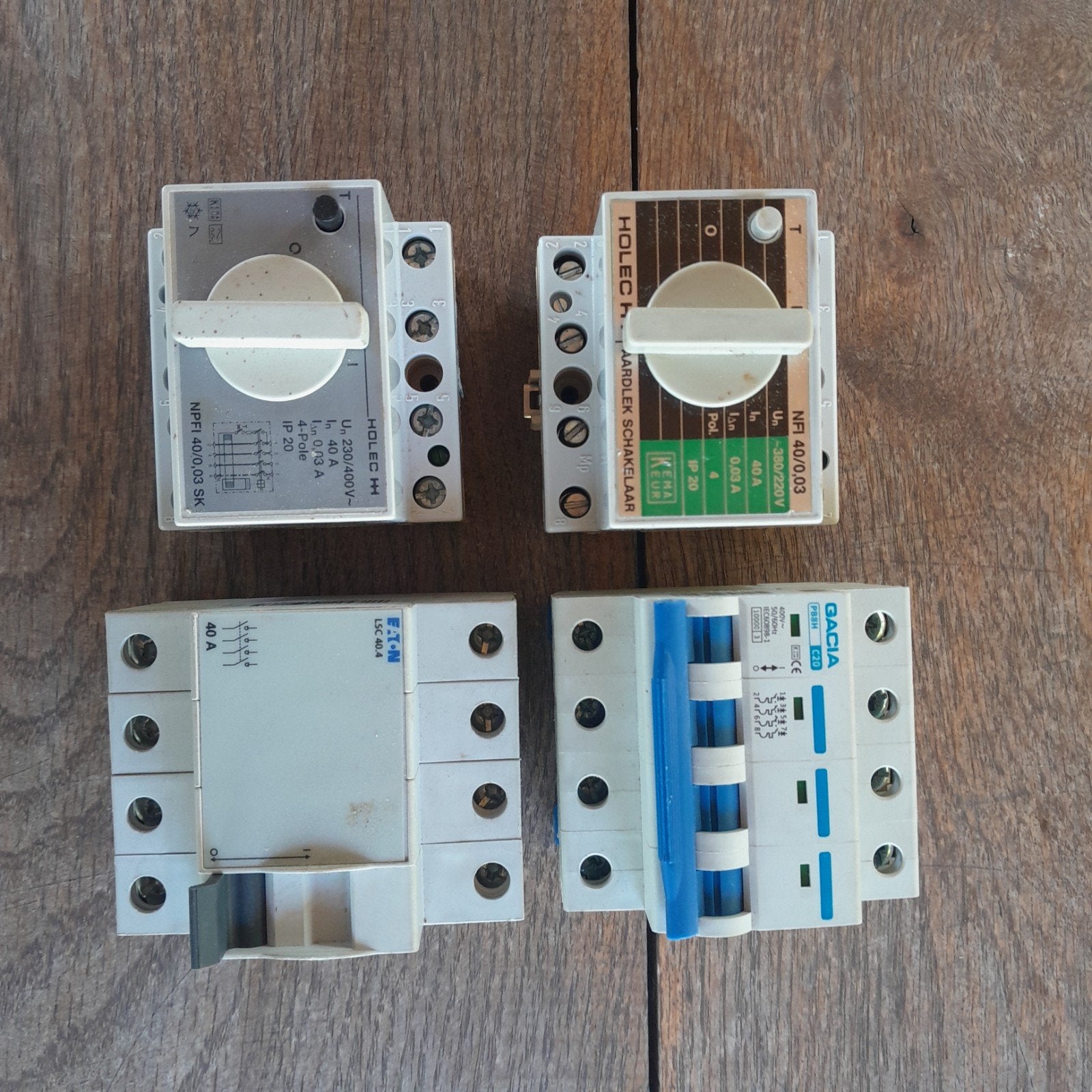 Aardlekschakelaars en installatieautomaten (4 stuks), Doe-het-zelf en Verbouw, Ophalen of Verzenden