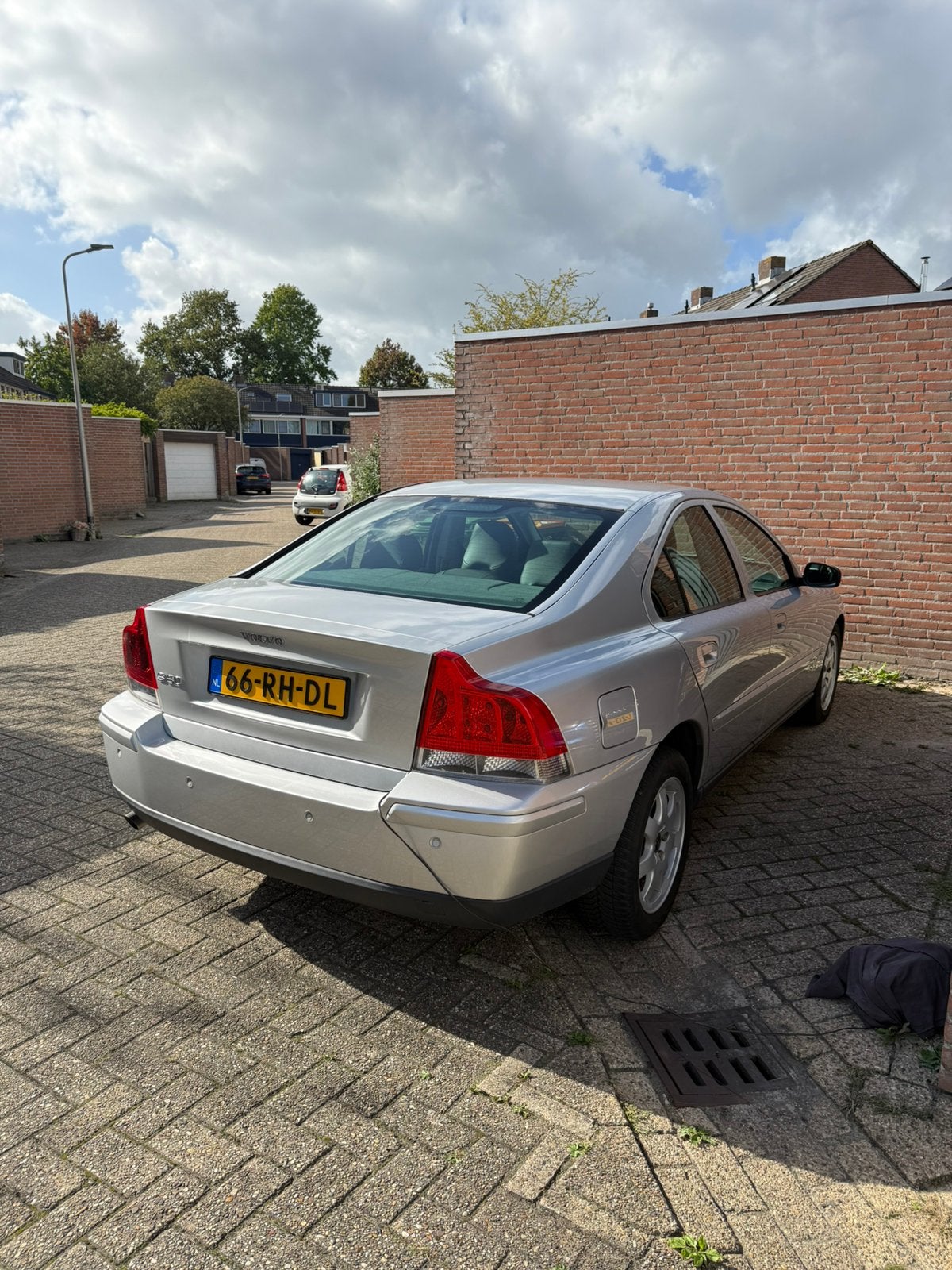 Volvo S60 2.4 140PK AUTOMAAT 234.000KM✅, Auto's, 1416 kg, S60, 75 €/maand, 2435 cc