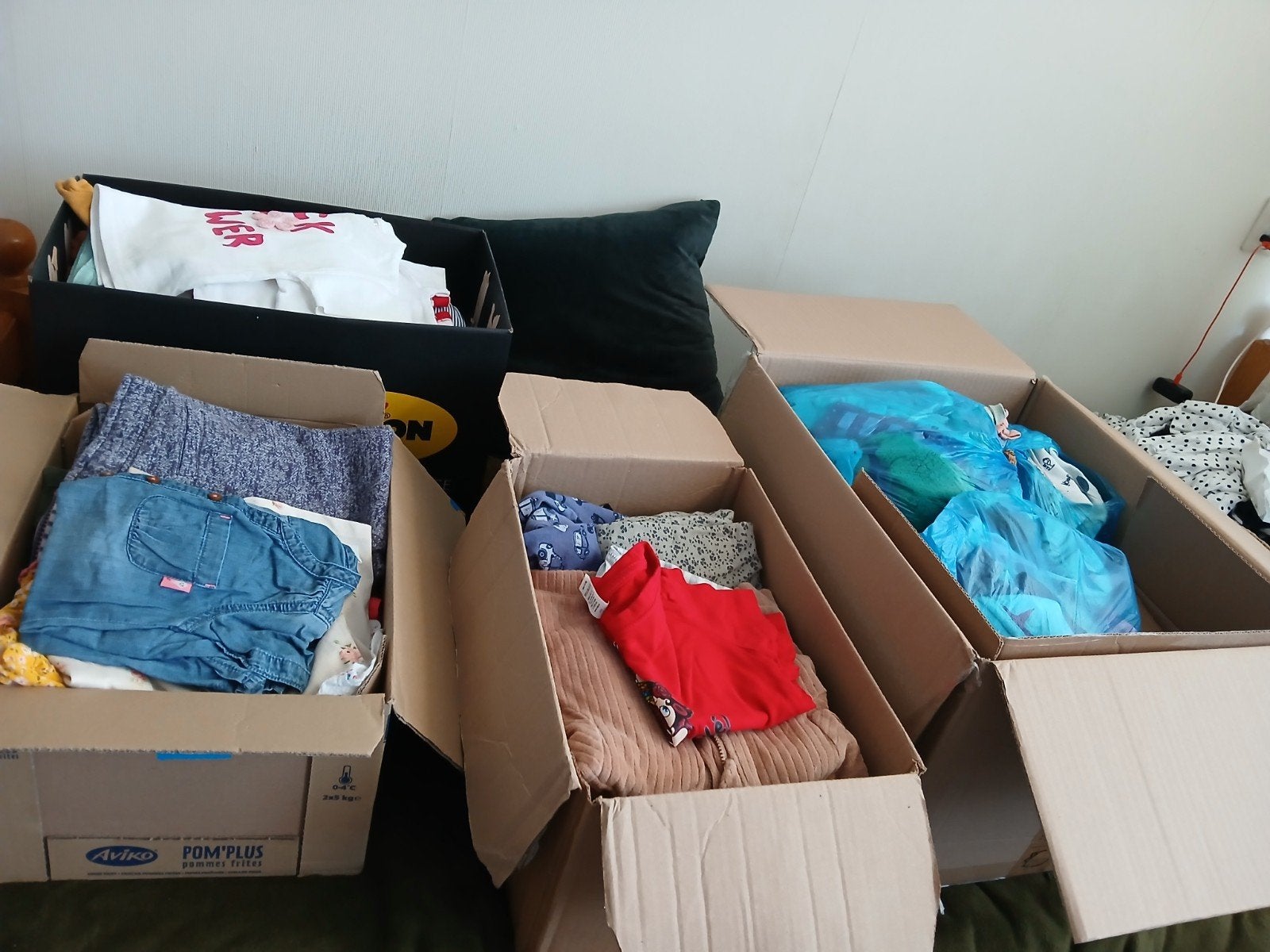 Moet snel weg, Ophalen, Zo goed als nieuw, C@a Zara h&m, Jongetje of Meisje