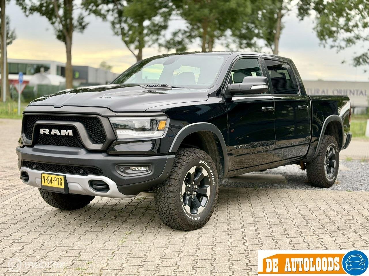 RAM 1500 Rebel 5.7 V8 HEMI | Pano | Luchtvering | 03-2020, Auto's, Automaat, Gebruikt, 5654 cc, Leder en Stof