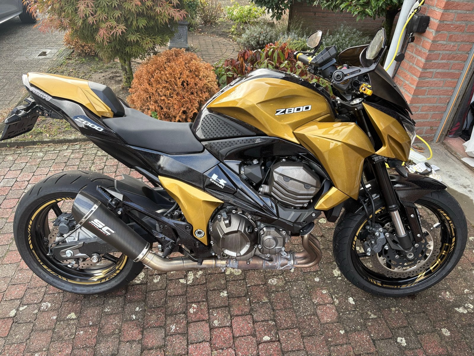 Kawasaki Z800e ABS /Goud/Zwart - Sportieve Naked Bike, Sportuitlaat, 4 cilinders, Gebruikt, Meer dan 35 kW