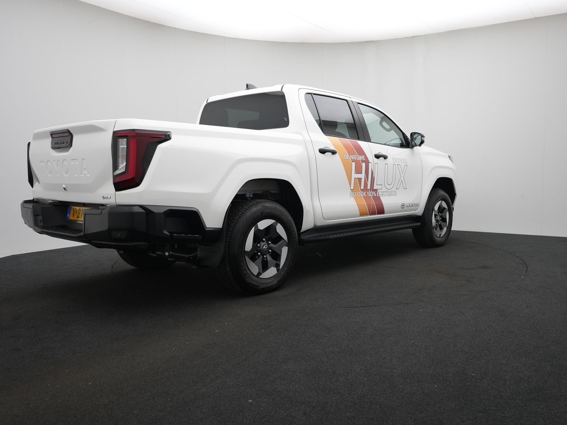 Toyota HILUX Professional Dubbele Cabine n.n.b Auto is niet, 196 pk, Zwart, 254 km, Wit