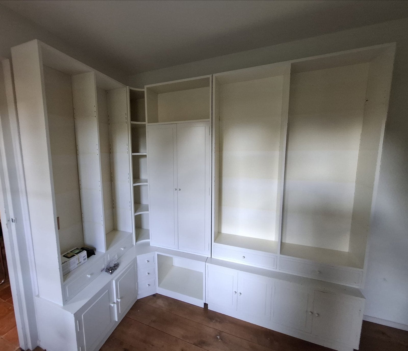 Witte kastenwand met opbergruimte en planken, Ophalen, Gebruikt, 200 cm of meer, Met lade(s)