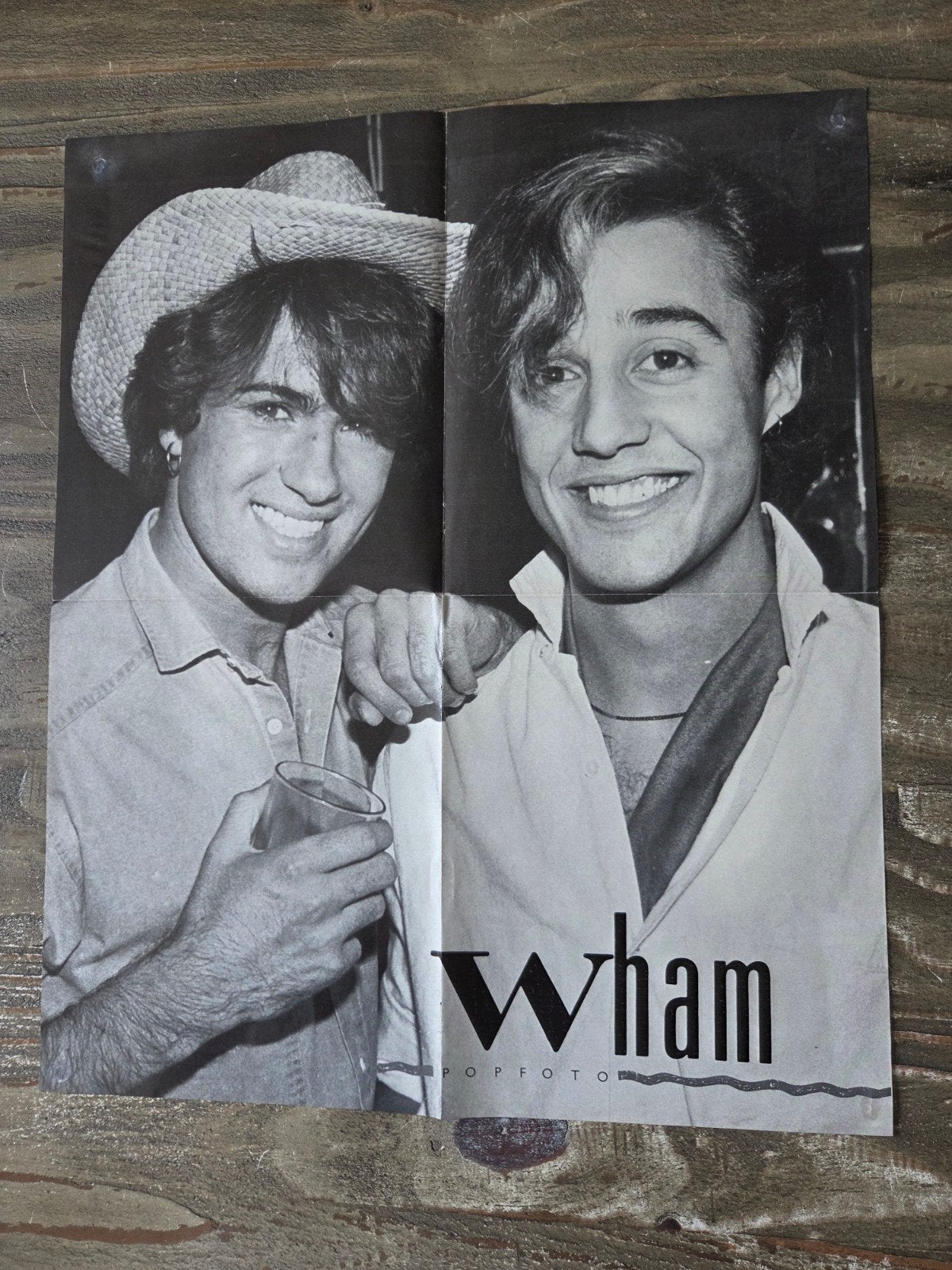 Popfoto Poster Wham! George Michael en Andrew Ridgeley, Rechthoekig Staand, Ophalen of Verzenden, Zo goed als nieuw, A1 t/m A3