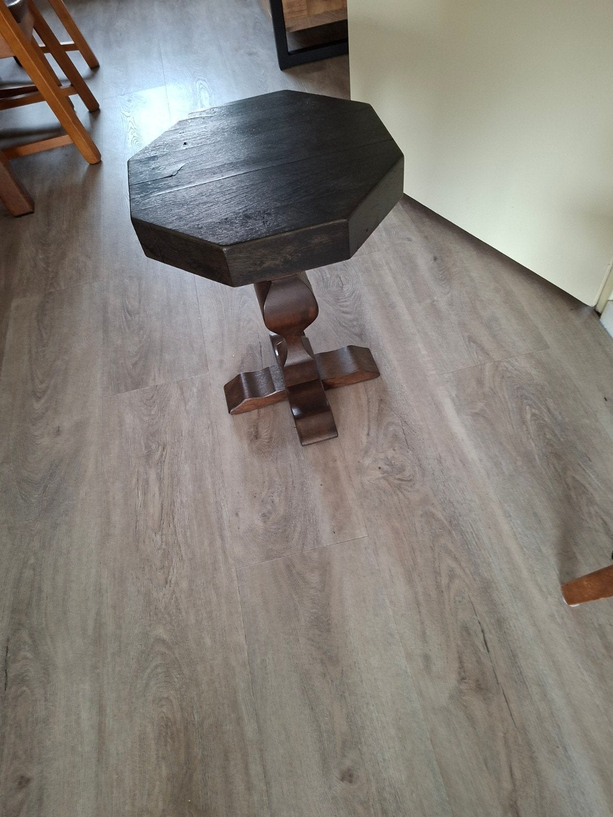 Prachtige houten bijzettafel - Super mooi!, Huis en Inrichting, Minder dan 55 cm, Gebruikt, Klassiek, Overige vormen