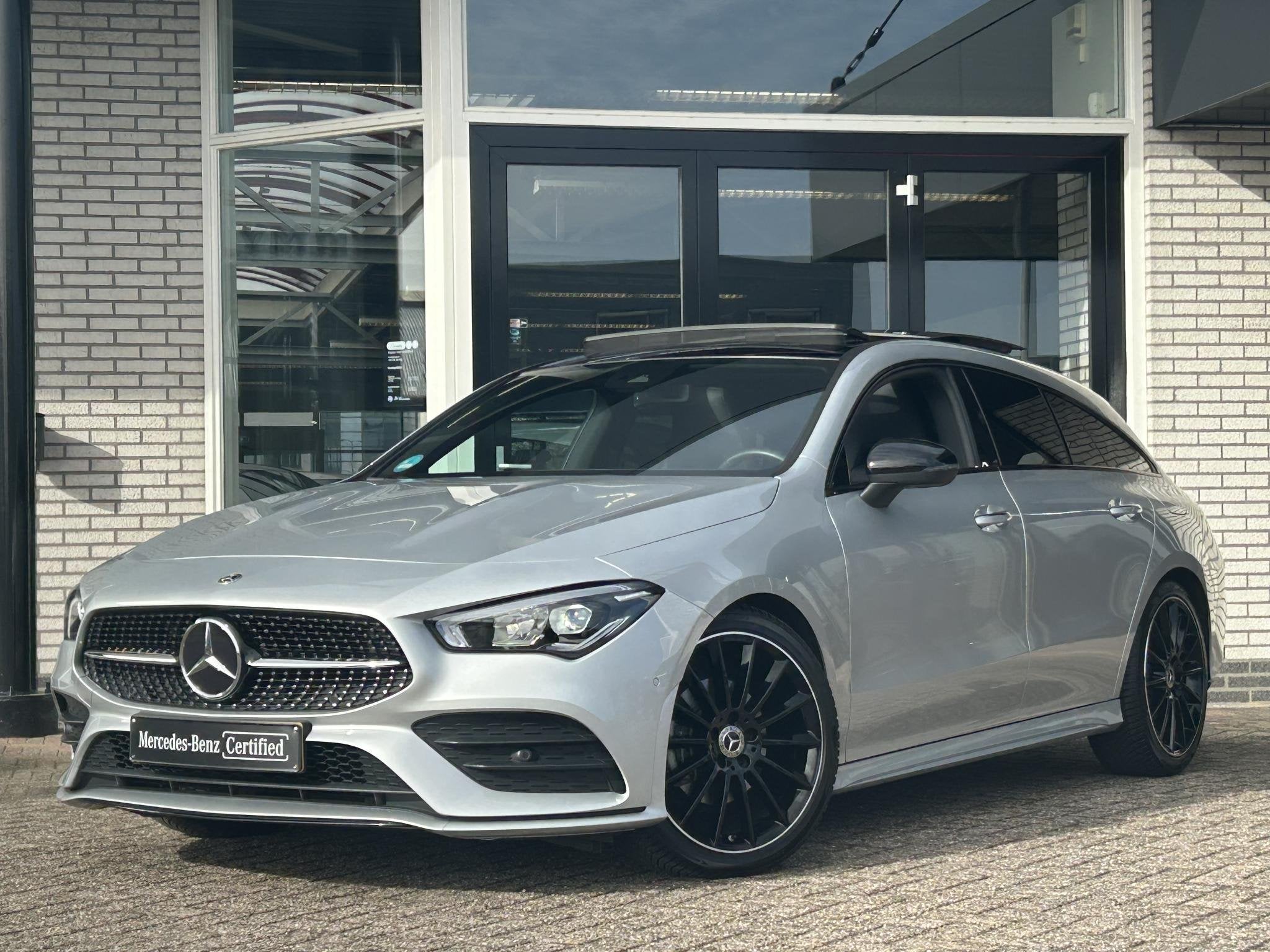 Mercedes-Benz CLA-klasse Shooting Brake 180 AMG | Panoramada, Auto's, CLA, 136 pk, Gebruikt, Leder en Stof