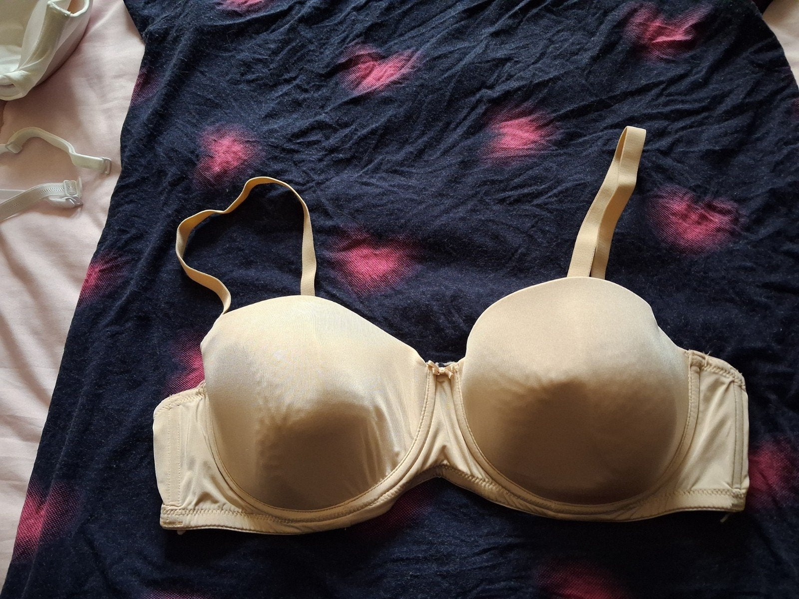 Te koop Beige en witte bandeau BH's - 95C en 95B/C van C&A, C&A, Ophalen of Verzenden, Beige, BH
