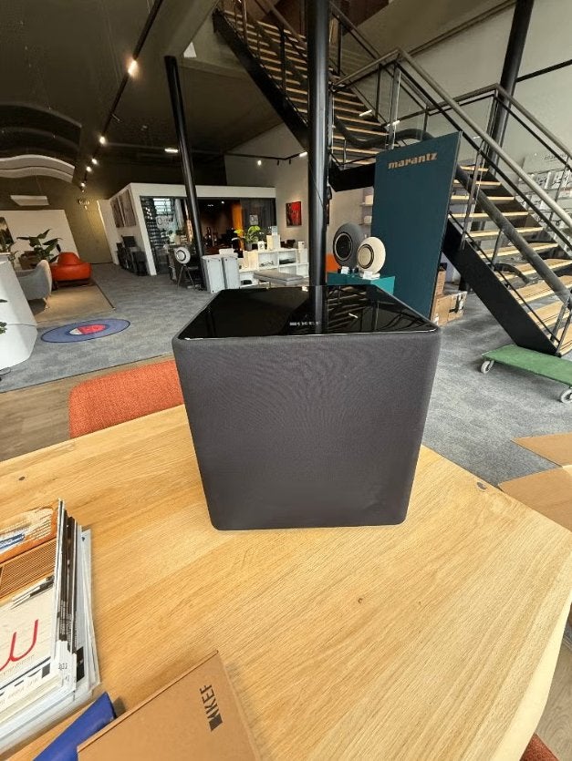 KEF Kube 12 MIE Subwoofer | B-Stock (Goede Staat) | Garantie, 150 watt of meer, Subwoofer, Ophalen of Verzenden, Zo goed als nieuw