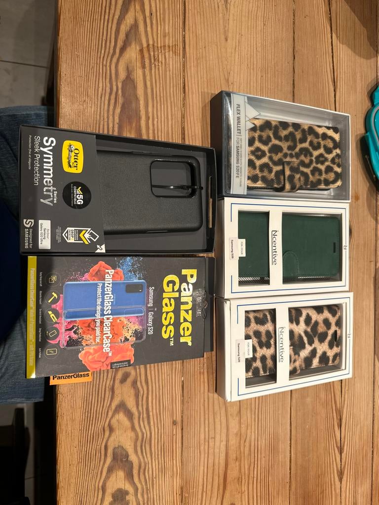 Nieuwe hoesjes en PanzerGlass voor Samsung S20, Ophalen of Verzenden, Nieuw, Overige modellen, Hoesje of Tasje