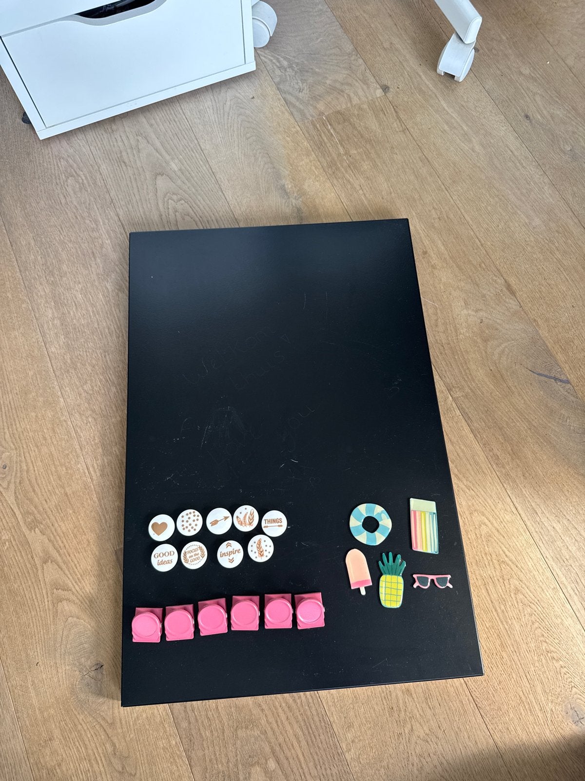 IKEA Magneetbord SVENSÅS met magneten, Ophalen, Gebruikt, Magneetbord