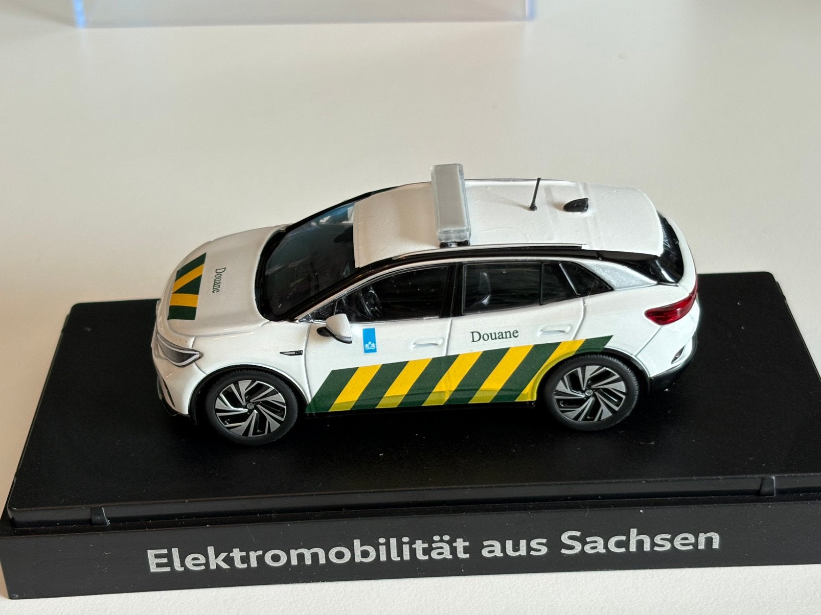Douane Zoll Politie Police VW id4, Hobby en Vrije tijd, Modelauto's | 1:43, Ophalen of Verzenden, Nieuw, Auto, Overige merken