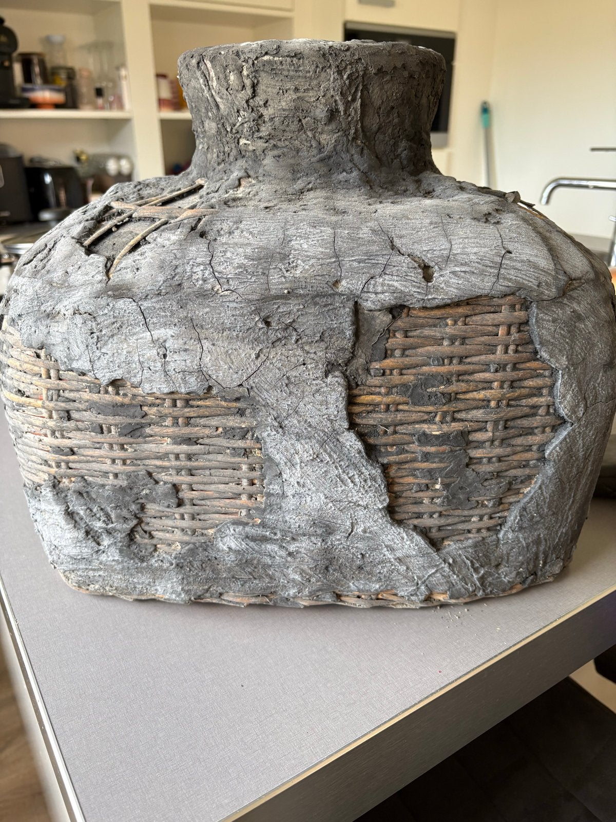 Unieke handgemaakte decoratieve vaas van rotan en klei, Ophalen