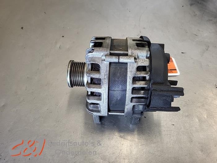 Dynamo van een Renault Trafic, Gebruikt, -, Renault, -