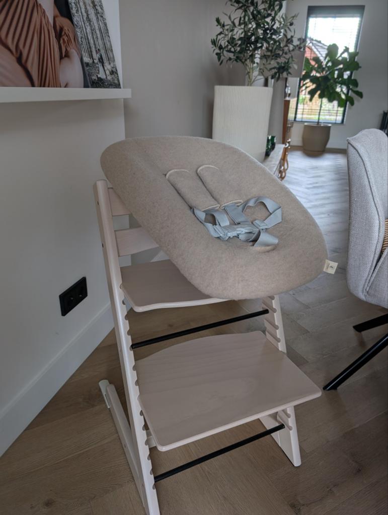 Stokke Newborn Set (excl. beige hoes) met speelgoedhanger, Kinderen en Baby's, Kinderstoelen, Ophalen of Verzenden, Zo goed als nieuw