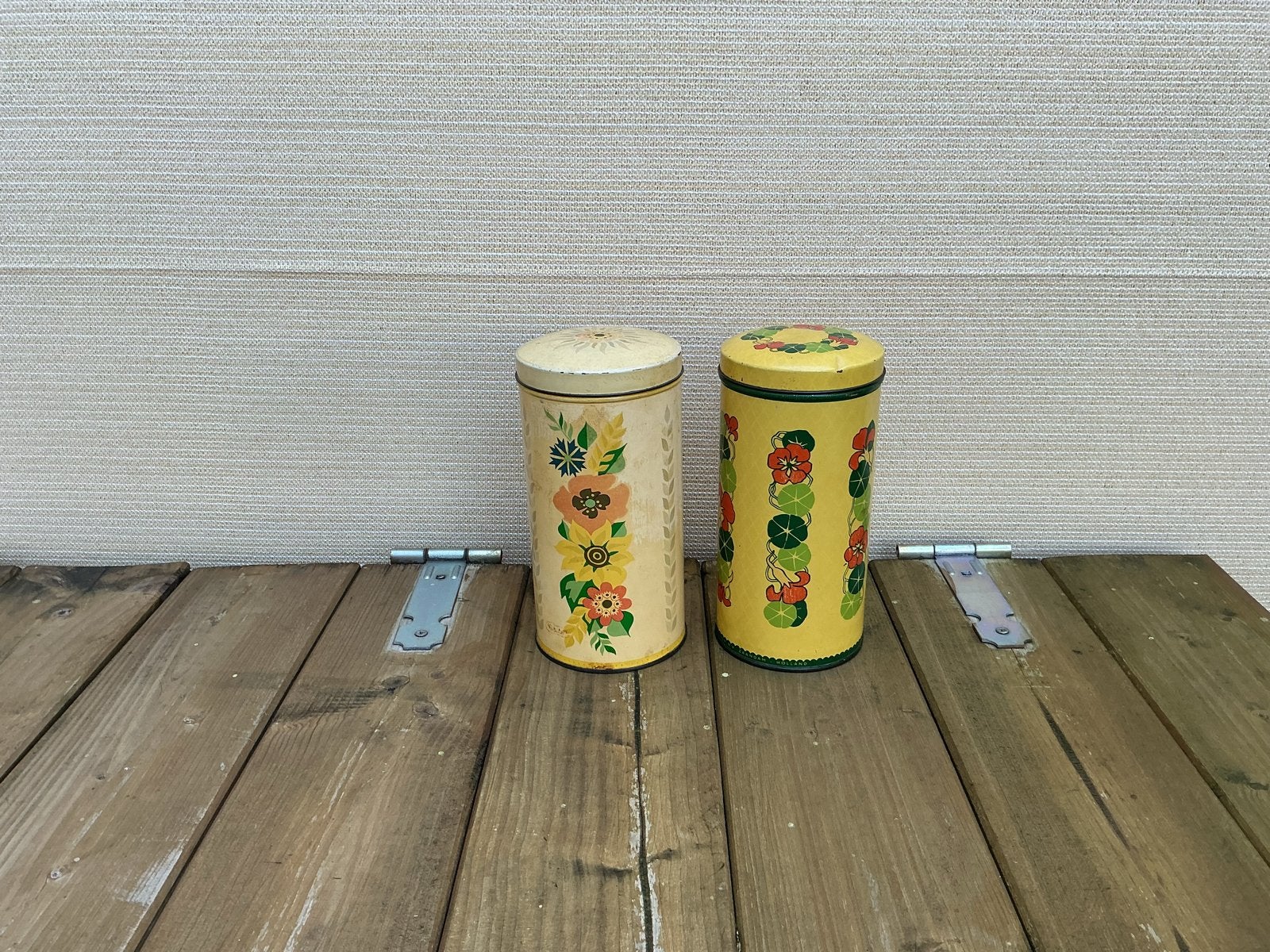 Set van 2 vintage blikken bussen met bloemmotief, Ophalen