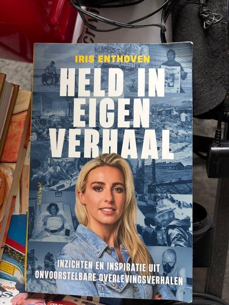 Boek held in eigen verhaal, Boeken, Ophalen of Verzenden, Nieuw, Iris enthoven, Nederland