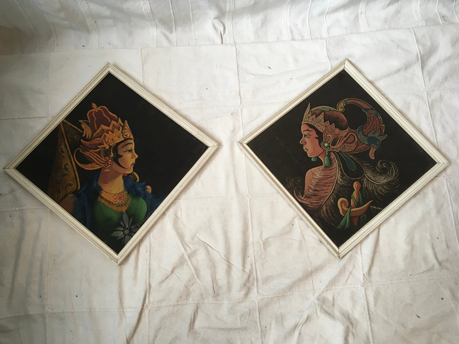 Twee Oosterse schilderijen op doek, 37x37 cm. Bali, Antiek en Kunst, Kunst | Niet-Westerse kunst, Ophalen of Verzenden, Indonesië