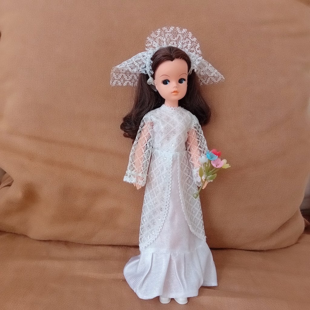 Vintage trouwjurk met sluier en boeket., Verzenden, Gebruikt, Kleertjes