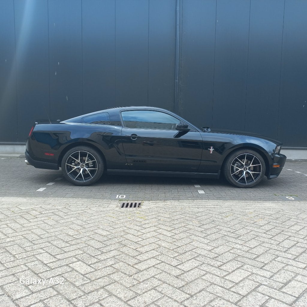 Ford Mustang 4.6 V8 GT Bullit Zwart, Automaat, 1700 kg, Zwart, Leder