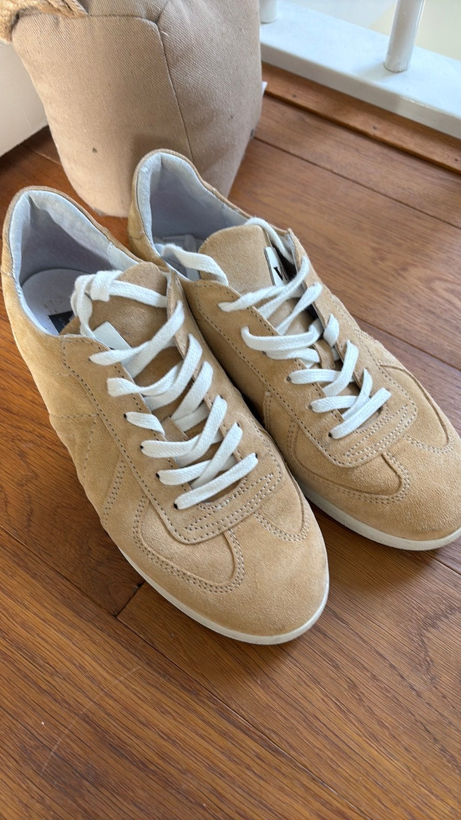 Sneakers via vai 37 cognac, Ophalen of Verzenden, Zo goed als nieuw, Bruin, Sneakers of Gympen