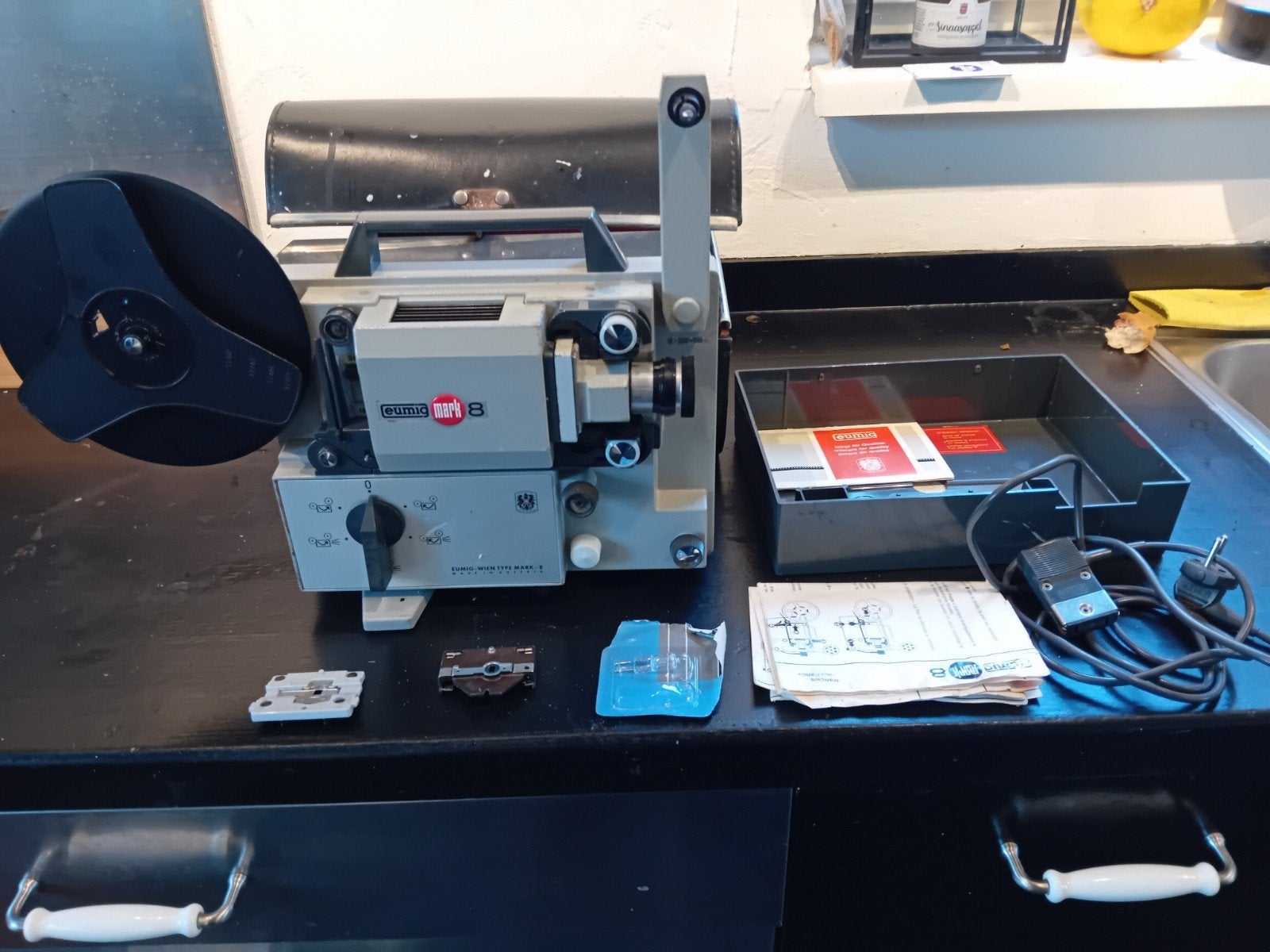 Eumig Mark 8 filmprojector - Aandrijfsnaar defect, Audio, Tv en Foto, Ophalen, 8mm film