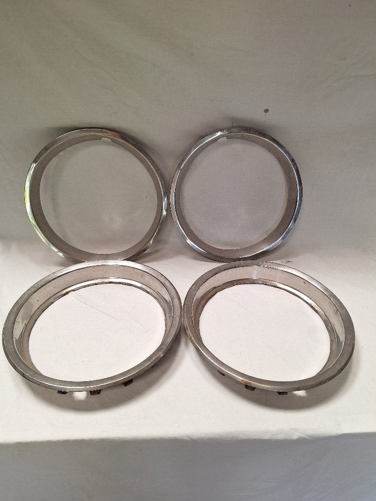 vier wieldoppen golf 1 Volkswagen 13-inch stalen velgen., Ophalen of Verzenden, Gebruikt