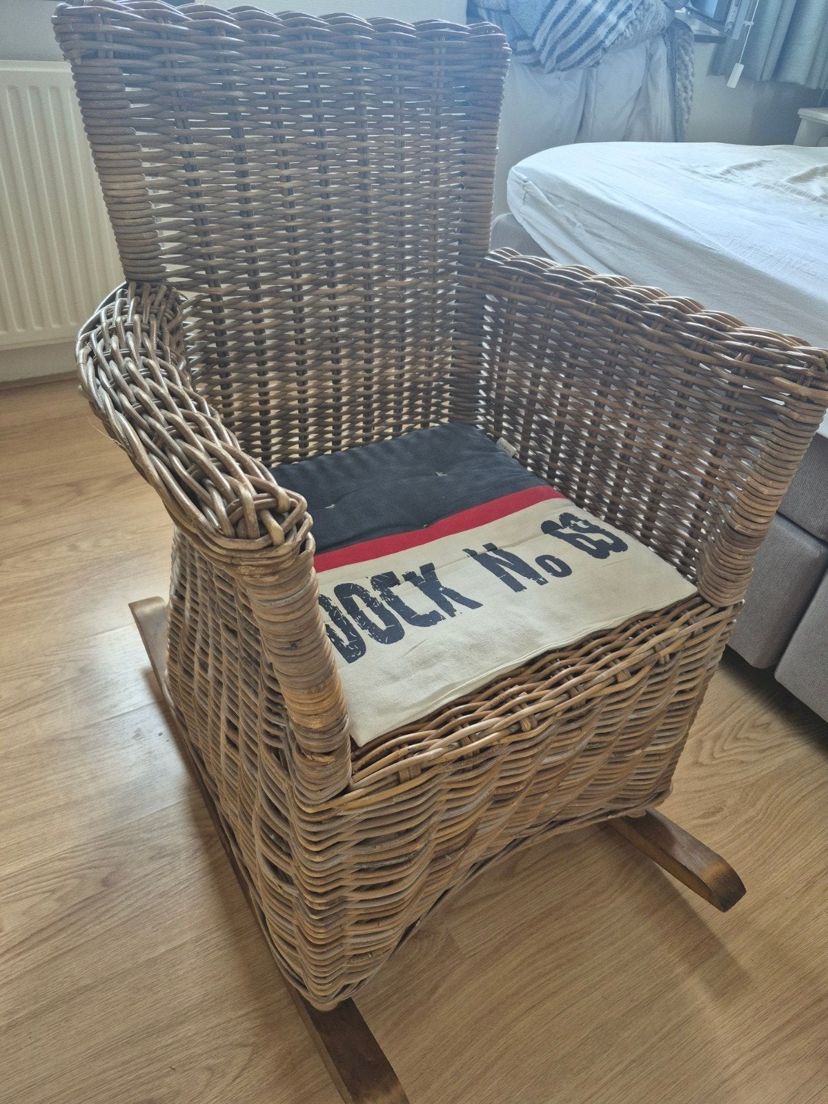 Rotan Schommelstoel met Kussen, Ophalen, Gebruikt, Bruin, Eén