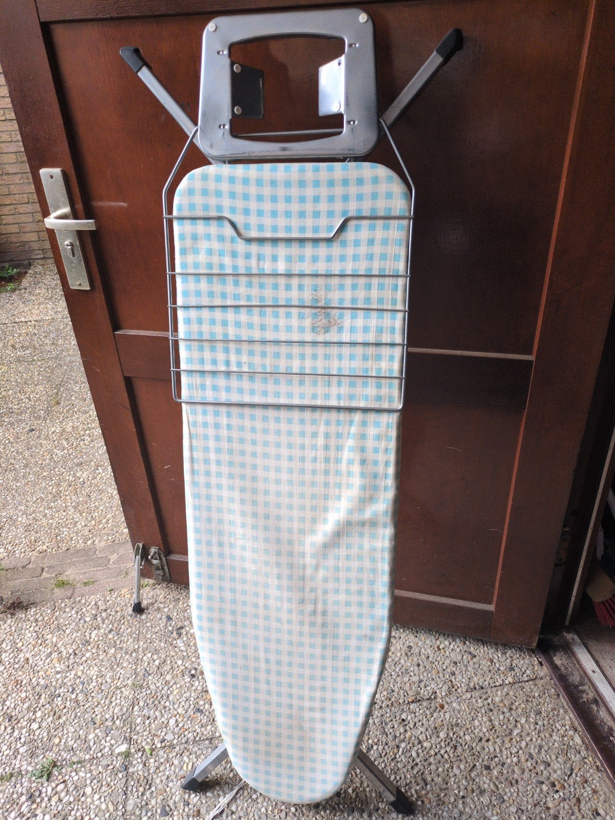Strijkplank met handig rekje om kleding op te hangen, Ophalen, Gebruikt